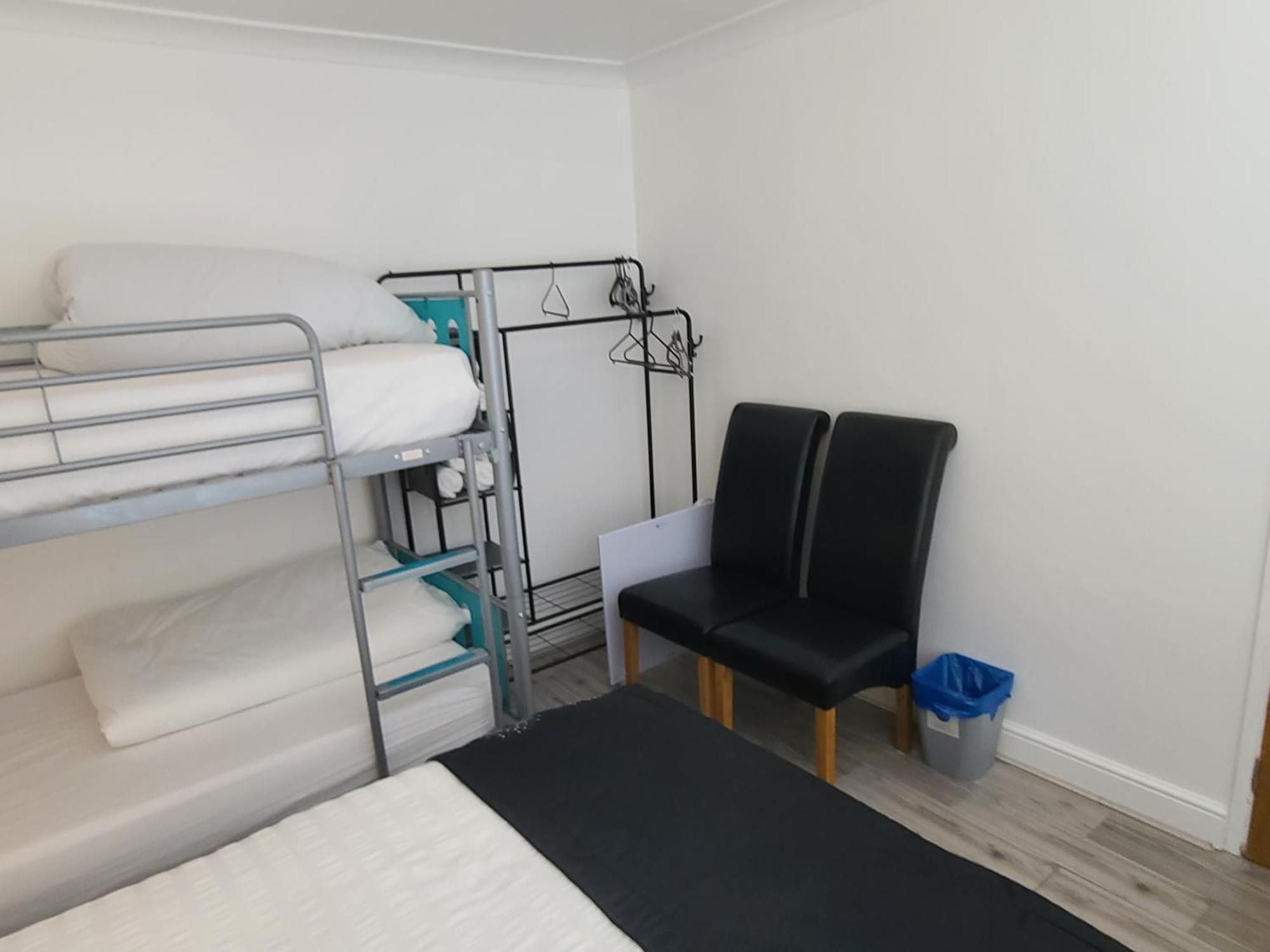 Gatwick Rooms-Travel Service-Airport Parking Ifield 외부 사진